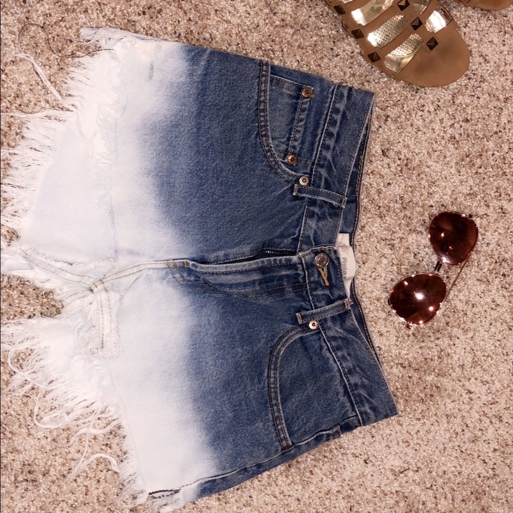 Levi’s high waisted shorts!